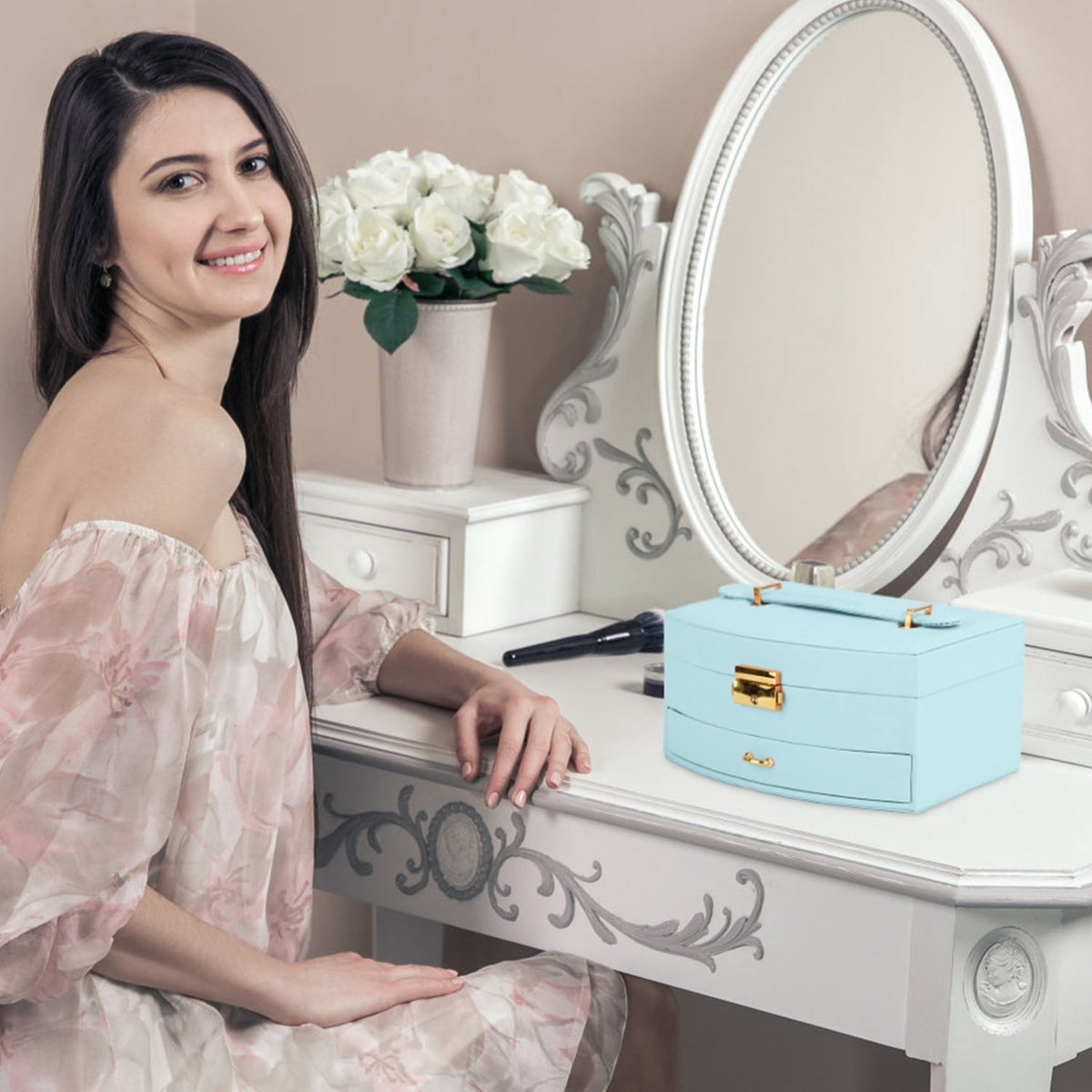 2-Layer Jewelry Box for Women Girls Lockable Leather Jewelry Organizer Jewelry Travel Case for Rings Earrings Necklaces Bracelets